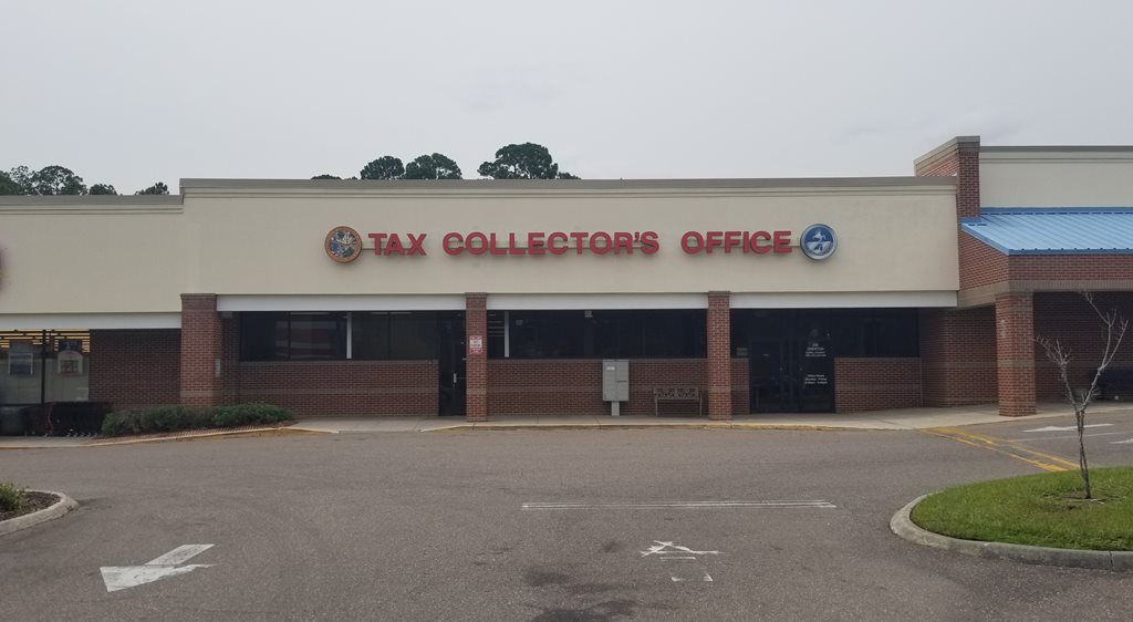 A picture of the front of the Westside tax collector office.