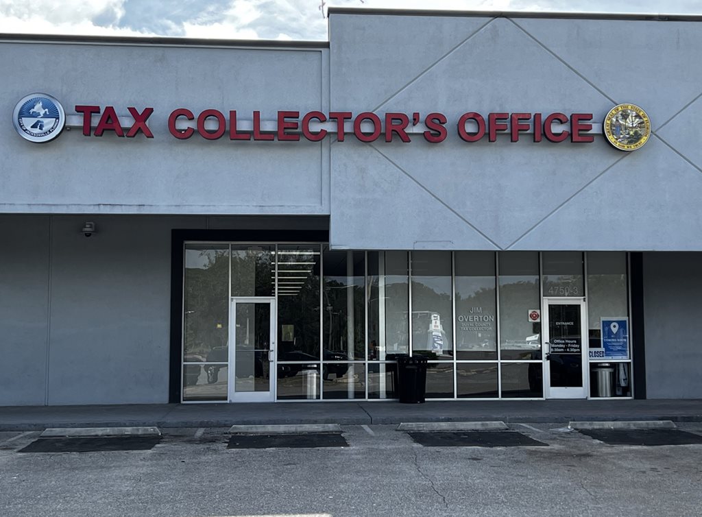 An image of the front of the Soutel tax collector office.